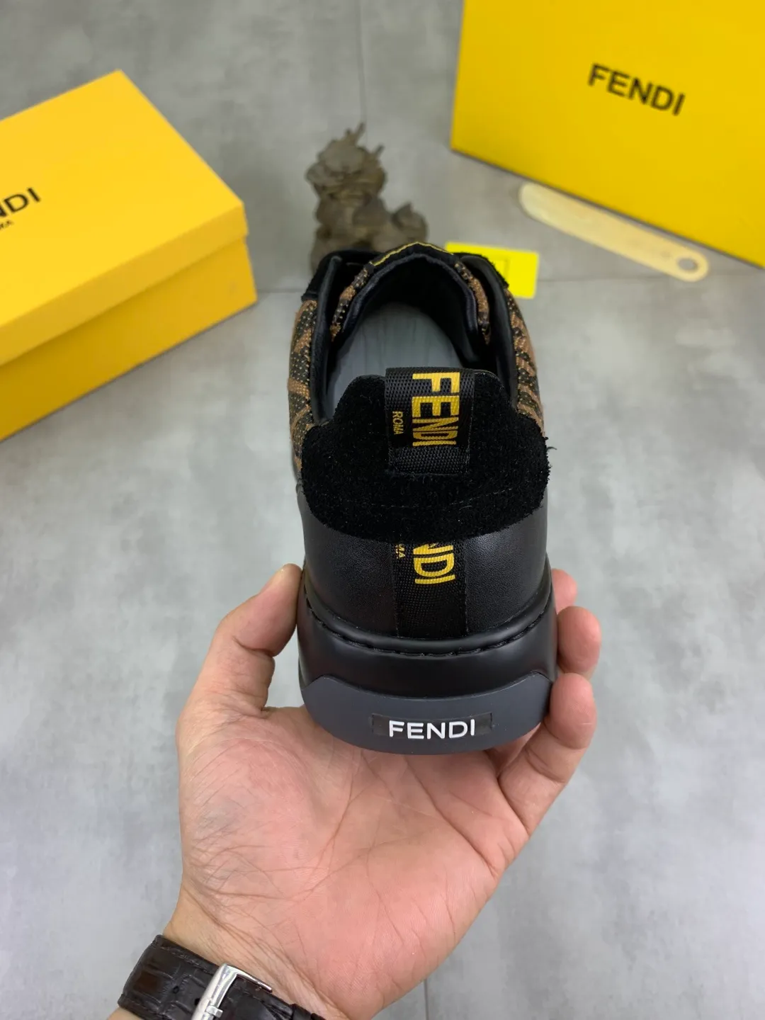 ​Men's shoes 💰P420💰[New style] Little Monster 🆘 New FENDI (Fendi) New style 🕶️🕶️Simple routing effect, showing an elegant and cool driving shoe 🎬Using imported calfskin + first-layer pigskin lining🐂Excellent material🎬Detailed workmanship 🤗Comfortable foot feel➰➰. ​Pair it with any outfit to show your taste and temperament, low-key luxury ♻️Design ​simple and elegant ​noble and fashionable 🍃​Very loved and favored by trendy men 💓❤️size: 38-44 (45 customized) 3️⃣colors available
